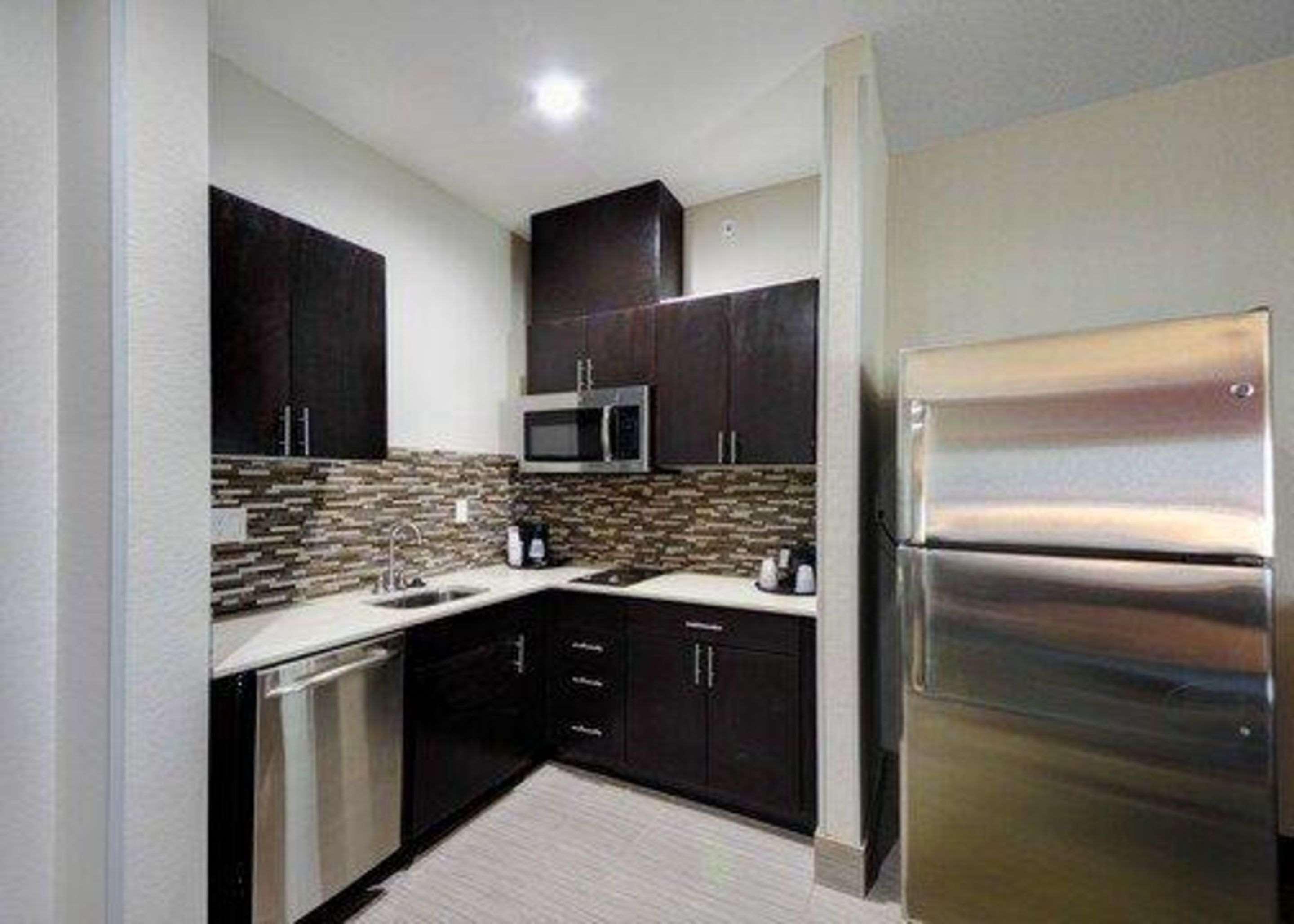 컴포트 인 앤 스위트 털사 I-44 웨스트 - Rt 66 호텔 Oakhurst 외부 사진